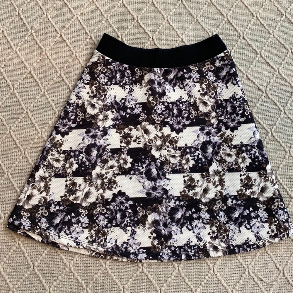 Xhilaration Floral Skirt
